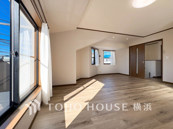 LDKは明るい空間。家族やお客様との時間など、多くの時を刻む空間。何気なく過ぎる時でさえも上質なひと時となる快適な空間を目指して