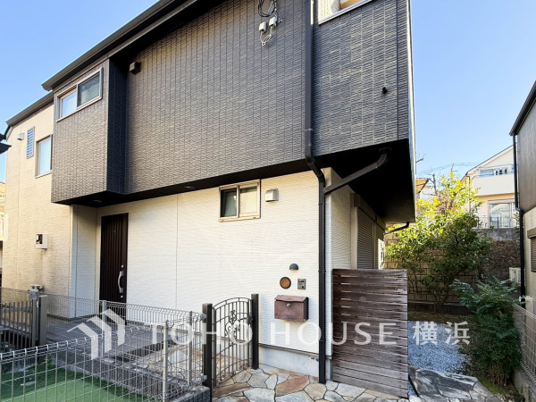 陽光に愛され、環境に恵まれ、家族に包まれた邸宅は、どんなに月日が経っても色褪せる事なく【オンリーワン】に輝き続けます。