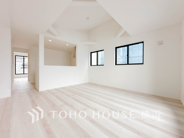 一日の中で多くの時間を過ごすことになる住まいだからこそ、いつも穏やかな空間であるように心掛けています。構成する建材などへの配慮が、住まう方の健康を守ります。