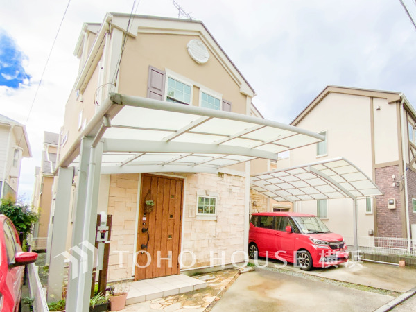 住む人を映し出す洗練された佇まいは、いつまでも輝き続けながらいつしか街の風景に溶け込んでいきます。