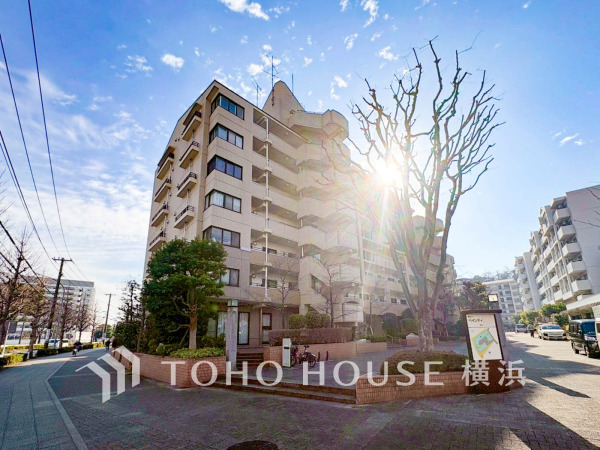 うららかな陽射しがどのお部屋にも降り注ぎますように、快適さを追求した間取設計。得難い立地環境での生活を恵みの豊かな永住の地へと変えてくれます。