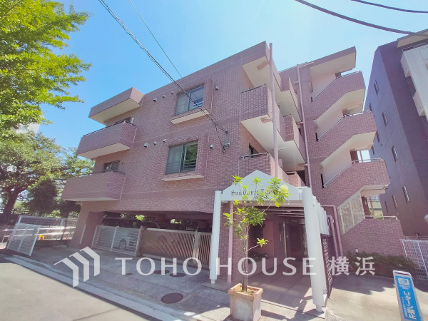 駅やお買物、教育施設が徒歩圏に揃う便利な住環境で暮らしやすい立地です。
