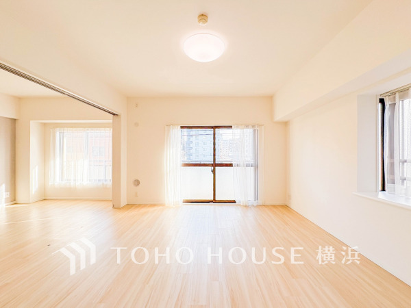 太陽の恵みを受けた明るい空間。吹きぬける風を感じながら爽やかで風通しの良い暮らしが叶います。
