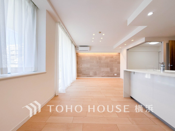 太陽の恵みを受けた明るい空間。吹きぬける風を感じながら爽やかで風通しの良い暮らしが叶います。
