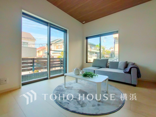 時間のゆとりと空間、爽やかな陽光がもたらす光と風を贅沢なまでに感じる暮らしが始まります。
