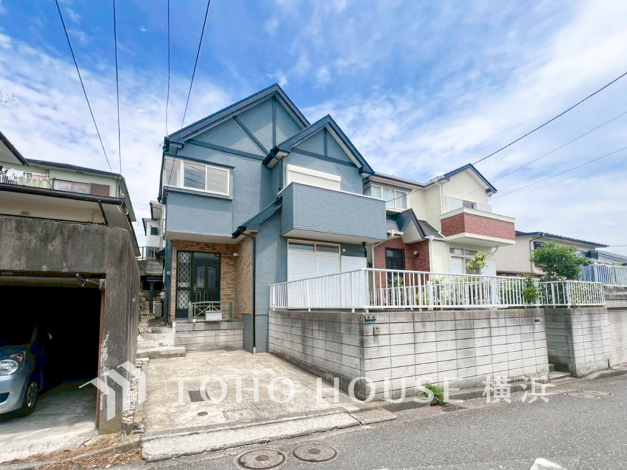 爽やかな青空の下に贅沢なほどに降り注ぐ陽光、豊かな居住性と、クオリティが見事に調和した住空間は、住まうことの喜びを感じさせてくれます