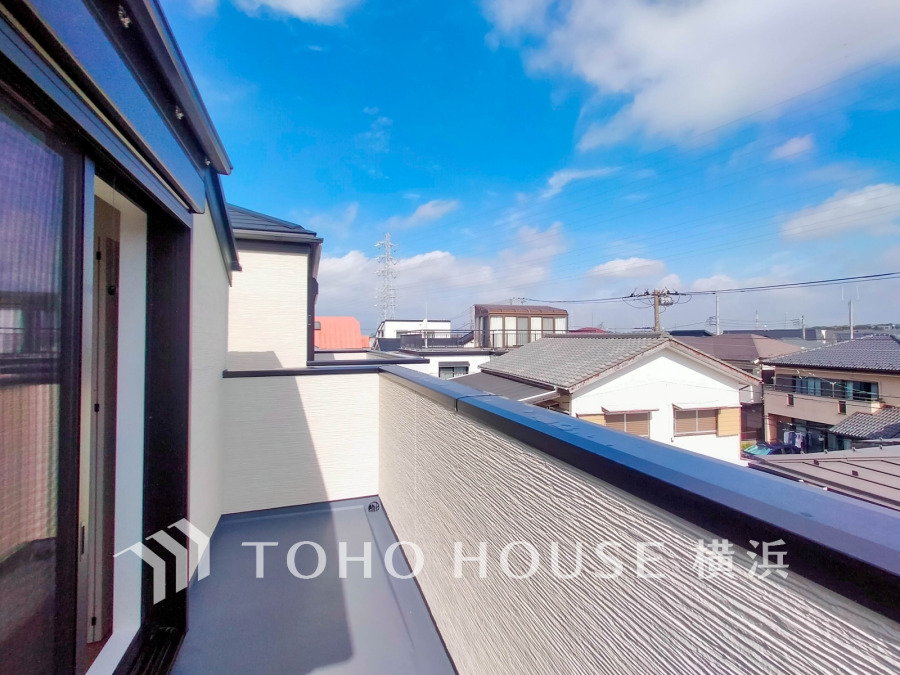 のびやかな眺望の広がる住環境。低層住宅が広がる街並みは、心地よい開放感が漂っています。
