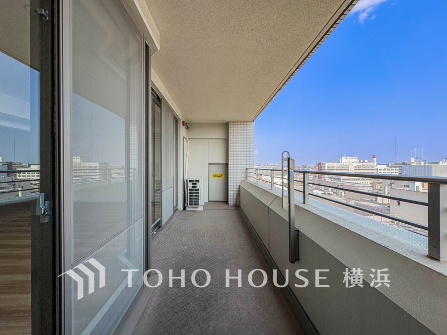 太陽に愛された邸は、陽当り・通風に優れた魅力的で快適さを追求した邸宅でした。ここに住むからこそ意味がある。