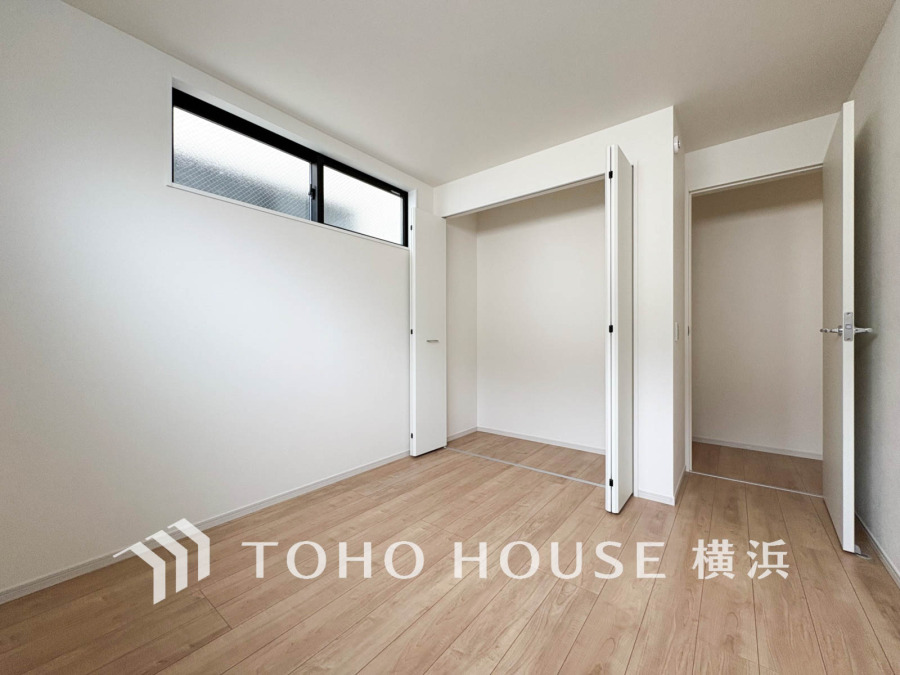 過ぎ行く時間をゆったりと感じることができる落ちついたプライベートルーム。リビングで楽しく過ごした後はゆっくり寛ぎの時間を満喫できます。静かな環境でリラックスタイムを愉しんで。