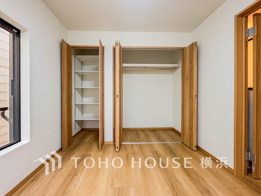 家族一人ひとりの大切なプライベート空間。趣味・感性で自由に演出できるよう、シンプルに仕上げた空間。暮らし心地を大きく左右する収納を、適材適所に配置し、使い勝手にも考慮しました。