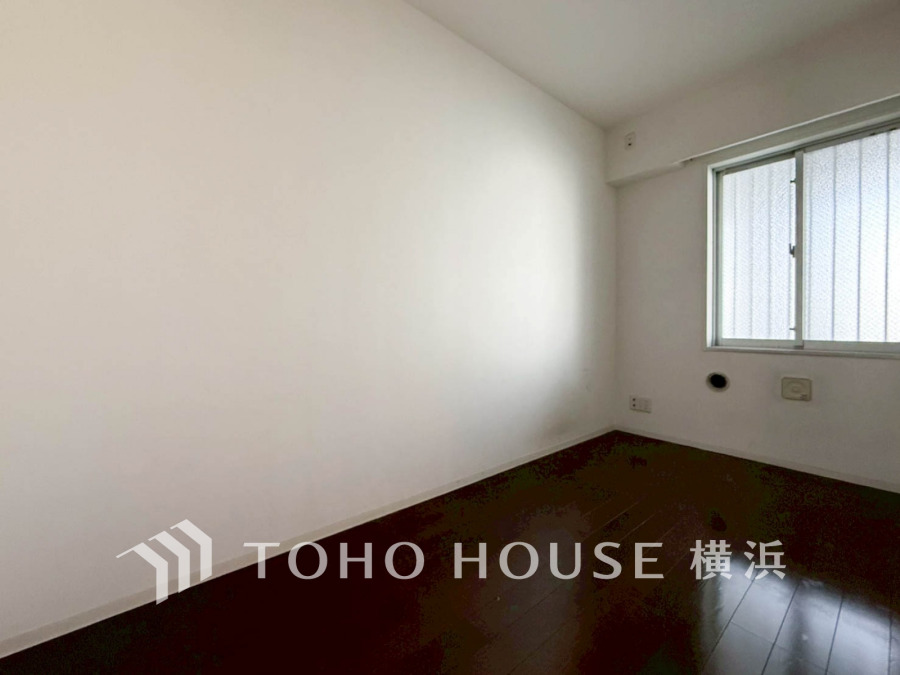 1日の疲れを癒し、心地よく寛げるようゆったりとした広さを確保しています。プライベートタイムをより優雅に穏やかに…。落ち着いた雰囲気を紡ぎます