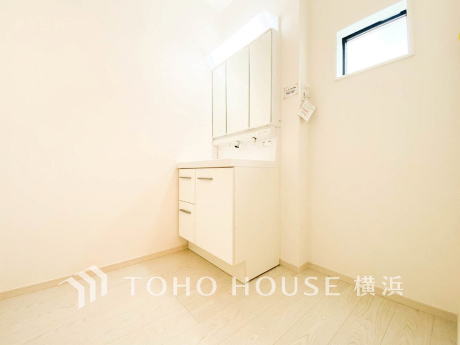 1日の疲れを取り心身を癒すことができる住まいの中のリラクゼーション空間、リラックスできるよう優しいカラーをチョイスしました。時を忘れるほどのんびりできる空間に。