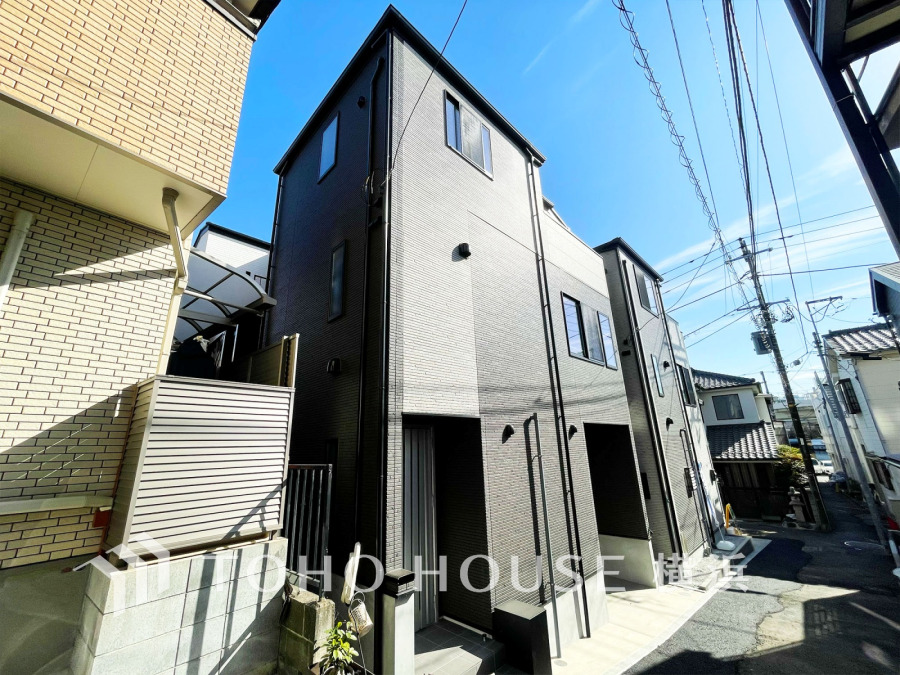 スタイリッシュでスマートな魅力が目を引く外観。堂々たる佇まいは、街の風景を彩り輝きを与えることでしょう。街に新たな価値をもたらします。