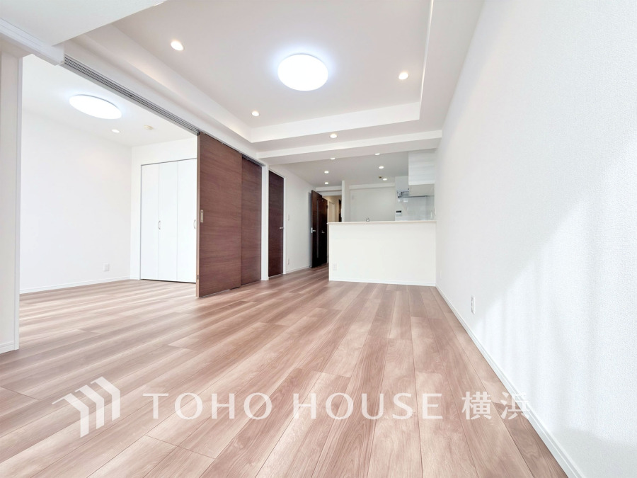 上質な時間を育む暮らしのメインステージ。寛ぎとコミュニケーションを育む居心地のよい場所。ここで楽しむ家族の時間が絆をより深めてくれそうです。