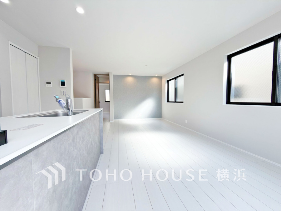 和やかで洗練された空間の演出。寛ぎとコミュニケーションを育む居心地のよい場所。