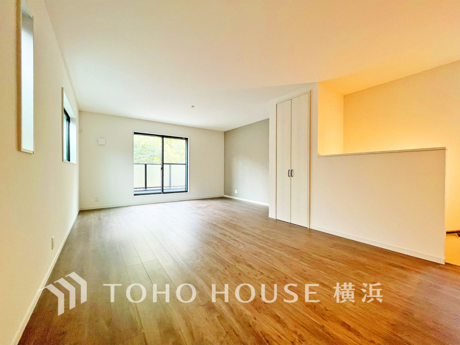 上質な時間を育む暮らしのメインステージ。寛ぎとコミュニケーションを育む居心地のよい場所。ここで楽しむ家族の時間が絆をより深めてくれそうです。