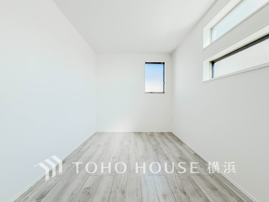家族一人ひとりの大切なプライベート空間。趣味・感性で個性的に飾って頂けるようシンプルに仕上げてあります。自分時間を充実させながら心豊かなひとときを過ごすための大切な空間。