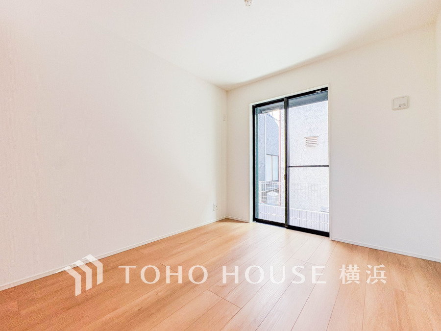 穏やかな寛ぎを届ける上質仕様のゆとりあるお部屋。自分時間を充実させながら心豊かにできるプライベート空間。