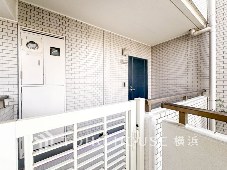 ご家族の帰り、訪れる方を優しく迎え、やすらぎに満ちた生活空間を予感させる。健やかな暮らしを楽しめそう。