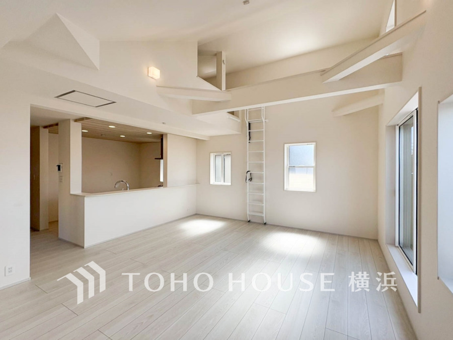 一日の中で多くの時間を過ごすことになる住まいだからこそ、いつも穏やかな空間であるように心掛けています。構成する建材などへの配慮が、住まう方の健康を守ります。