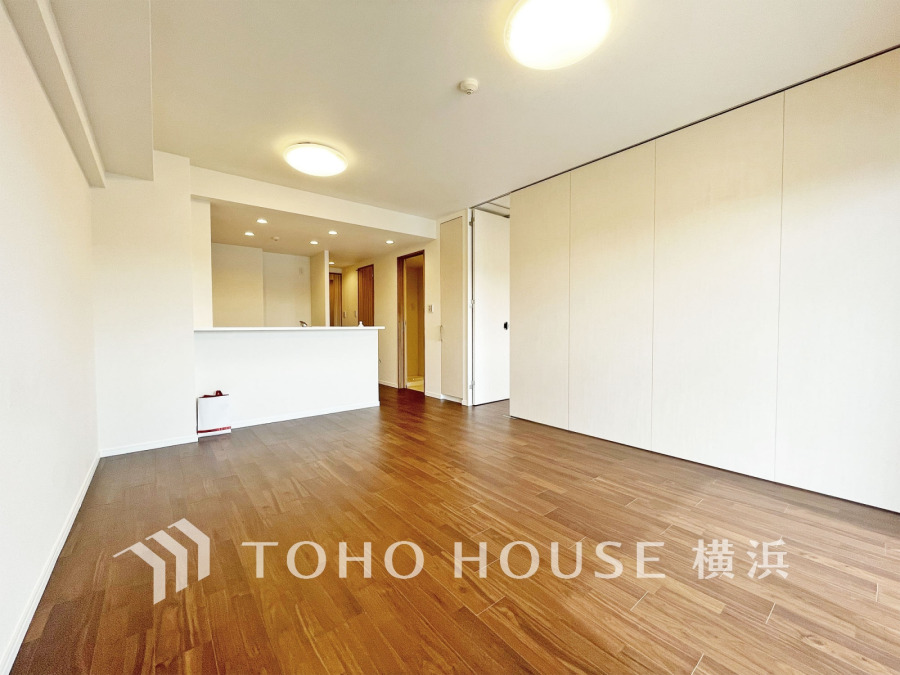 和やかで洗練された空間の演出。寛ぎとコミュニケーションを育む居心地のよい場所。
