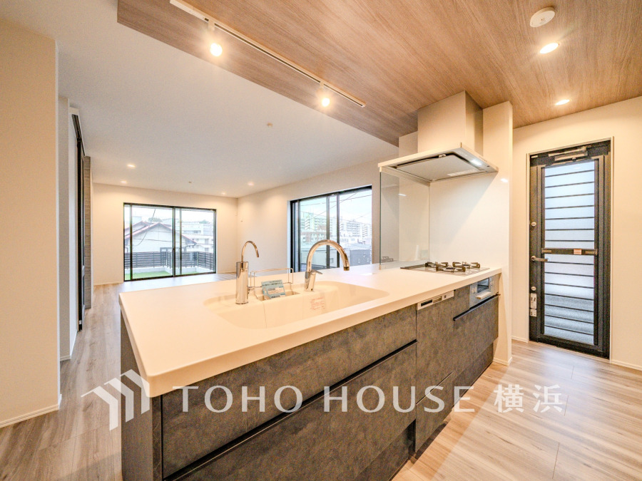 上質な時間を育む暮らしのメインステージ。寛ぎとコミュニケーションを育む居心地のよい場所。