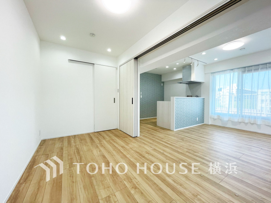 リビングに隣接した洋室は、引き戸を開け放してLDK空間を共有しながら開放的に使うこともできます。
