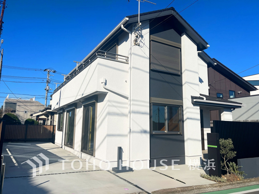 街に溶け合う美しい景観を生み出しているにも関わらず、採光や風通しを考えて設計された間取り。外観だけでなく、そこに住まうご家族の心地よさが最優先されますように。 