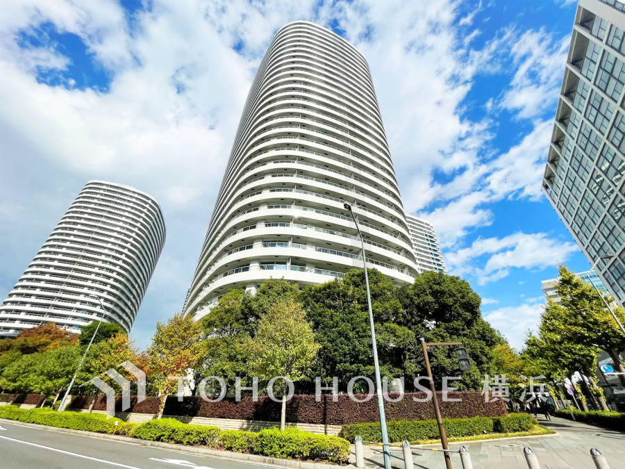 みなとみらいの中心部に位置しシンボリックな施設も身近で利便性も良好です