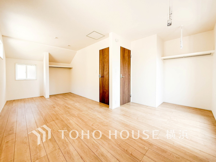 10.5帖の居室は、間仕切りを設けて2部屋に分割可能です。