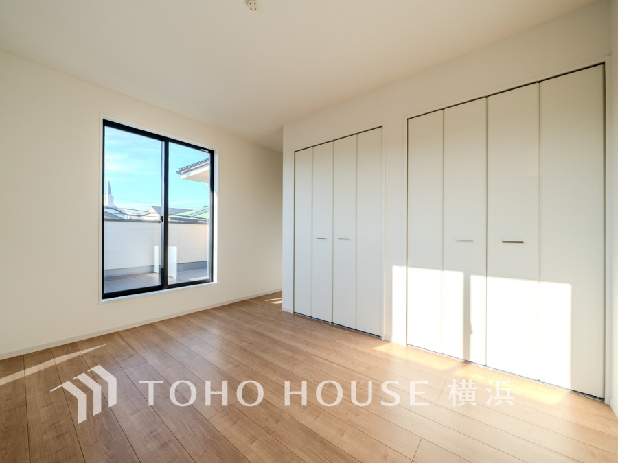 穏やかな寛ぎを届ける上質仕様のゆとりあるお部屋。自分時間を充実させながら心豊かにできるプライベート空間。