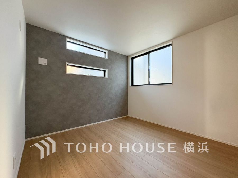 家族一人ひとりの大切なプライベート空間。趣味・感性で個性的に飾って頂けるようシンプルに仕上げてあります。自分時間を充実させながら心豊かなひとときを過ごすための大切な空間。