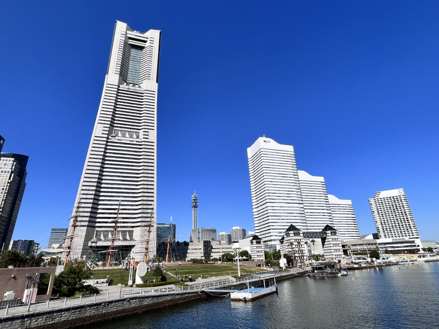 ランドマークタワーまで約850m