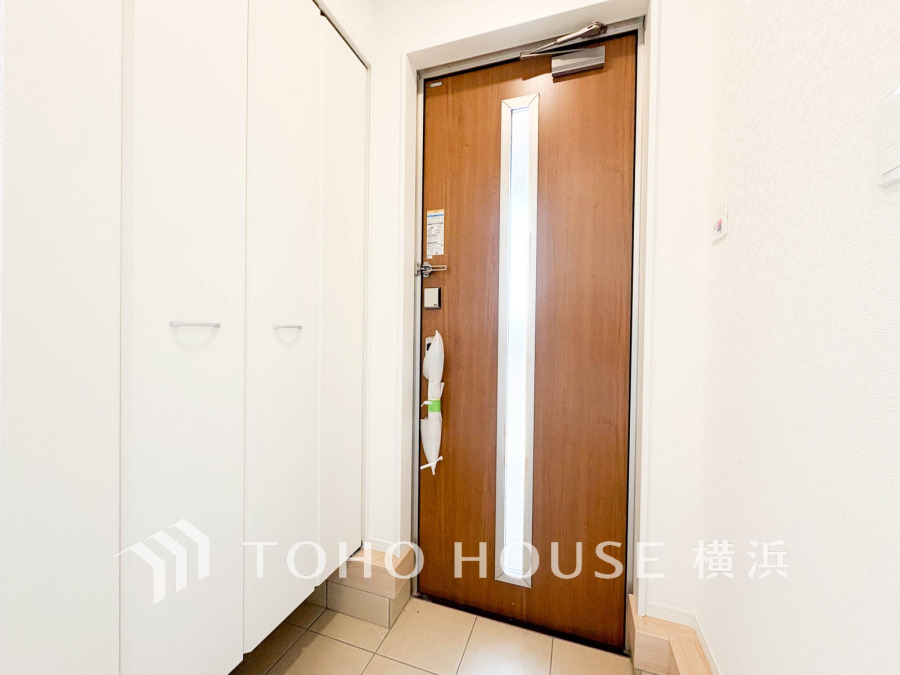 居住者の帰り、訪れる方を優しく迎え、やすらぎに満ちた生活空間を予感させる。健やかな暮らしを楽しめそう。