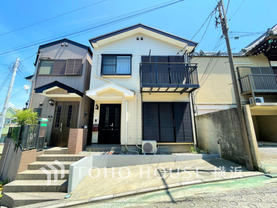爽やかな青空の下に贅沢なほどに降り注ぐ陽光、豊かな居住性と、クオリティが見事に調和した住空間は、住まうことの喜びを感じさせてくれます。 