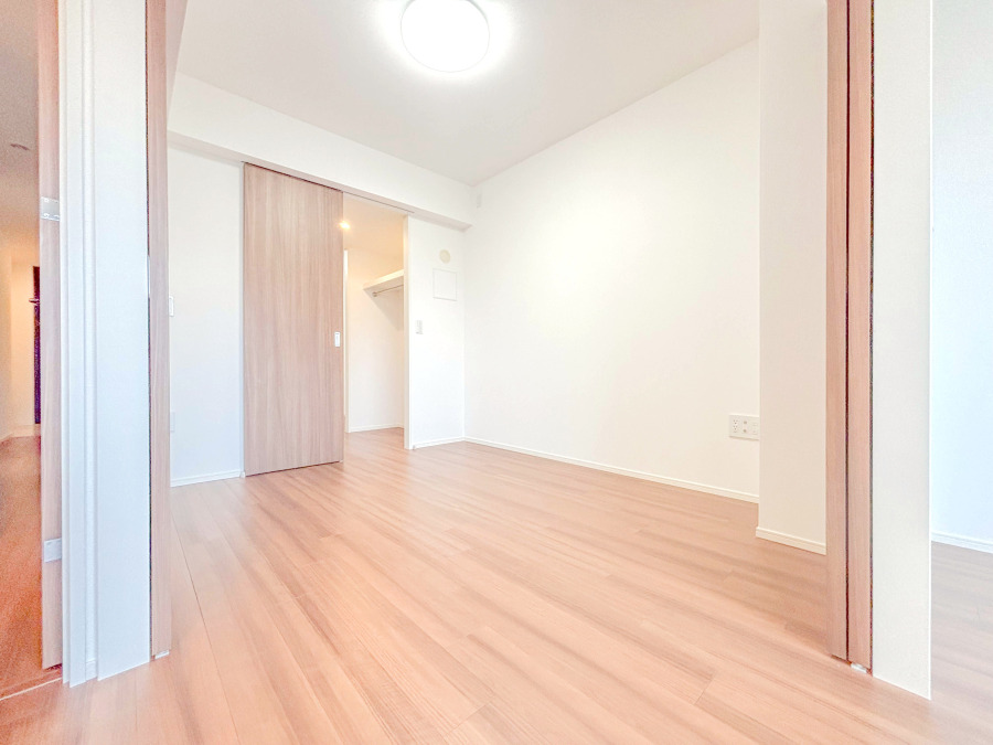 穏やかな寛ぎを届ける上質仕様のゆとりあるお部屋。自分時間を充実させながら心豊かにできるプライベート空間。