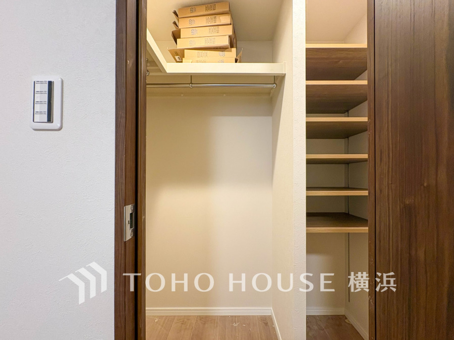お客様の求める本当の“住み心地”とは何なのか。そのための一手間一工夫を惜しみません。街並みや周辺の環境に呼応しながら、美しく、そして毎日の暮らしを考慮した機能性の高い住まい。