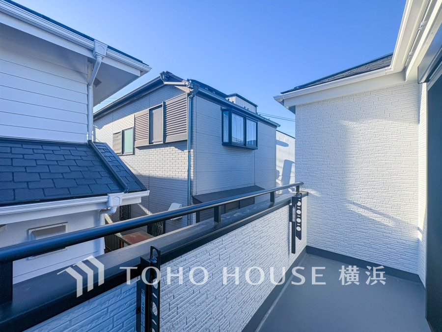 居住者の帰り、訪れる方を優しく迎え、やすらぎに満ちた生活空間を予感させる。健やかな暮らしを楽しめそう。