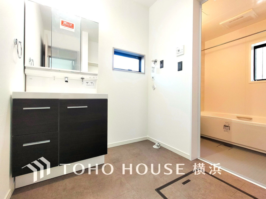 一日の始まりと終わりを心地よく演出してくれる、多彩な機能が備えられたパウダールーム。心地よいリフレッシュ空間です。