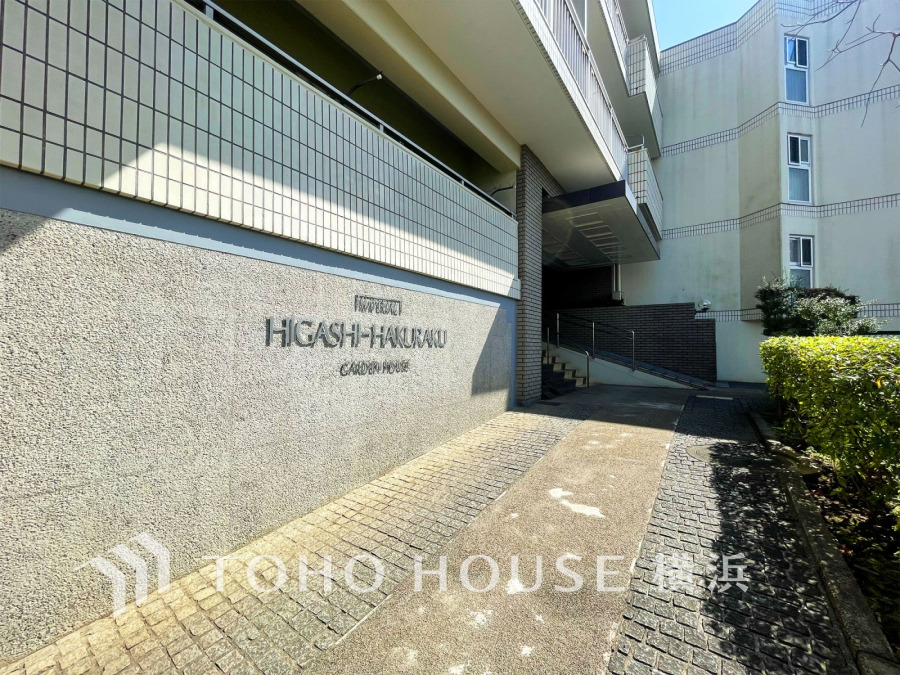 うららかな陽射しがどのお部屋にも降り注ぎますように、快適さを追求した間取設計。得難い立地環境での生活を恵みの豊かな永住の地へと変えてくれます。