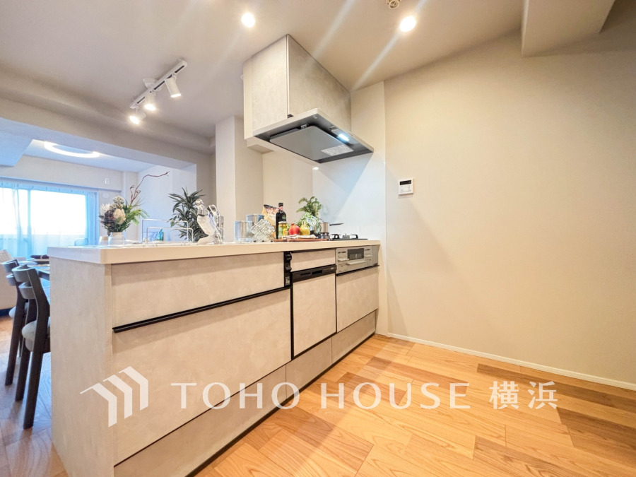 長い時間滞在するキッチンだからこそ、食事の準備を楽しい時間に、忙しい時でもスムーズに無駄なく作業できる、お手入れも簡単にできるなど、毎日を楽しくするキッチンスペースに仕上げました。