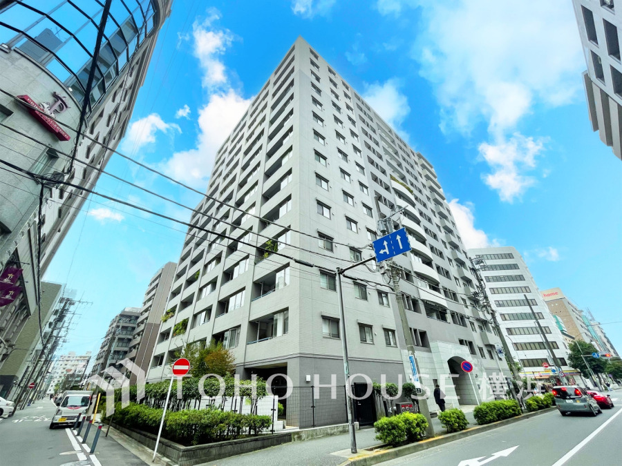 爽やかな青空の下に贅沢なほどに降り注ぐ陽光、豊かな居住性と、クオリティが見事に調和した住空間は、住まうことの喜びを感じさせてくれます。