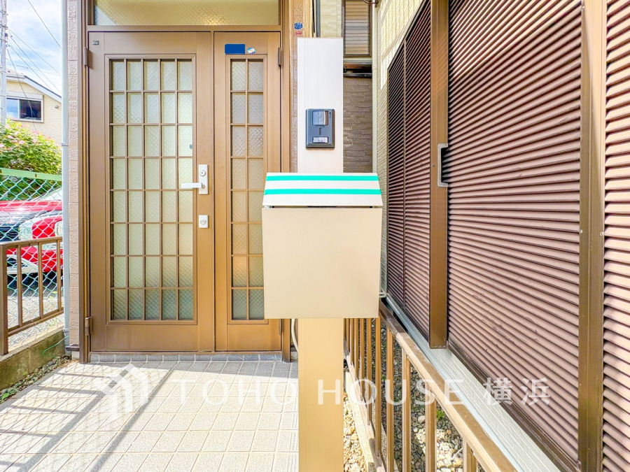 居住者の帰り、訪れる方を優しく迎え、やすらぎに満ちた生活空間を予感させる。健やかな暮らしを楽しめそう。