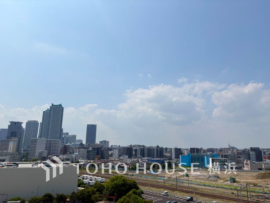 開放感があり、遮るものもなく気持ちのいい景色が広がります。お部屋にも爽やかな風と暖かく柔らかな日差しが差し込み、毎日の暮らしを豊かに彩ります。