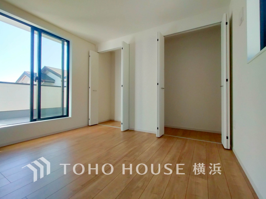 家族一人ひとりの大切なプライベート空間。趣味・感性で自由に演出できるよう、シンプルに仕上げた空間。暮らし心地を大きく左右する収納を、適材適所に配置し、使い勝手にも考慮しました。