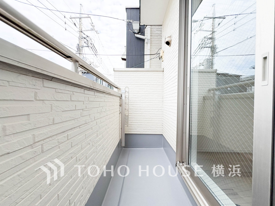 太陽に愛された邸は、陽当り・通風に優れた魅力的で快適さを追求した邸宅でした。ここに住むからこそ意味がある。