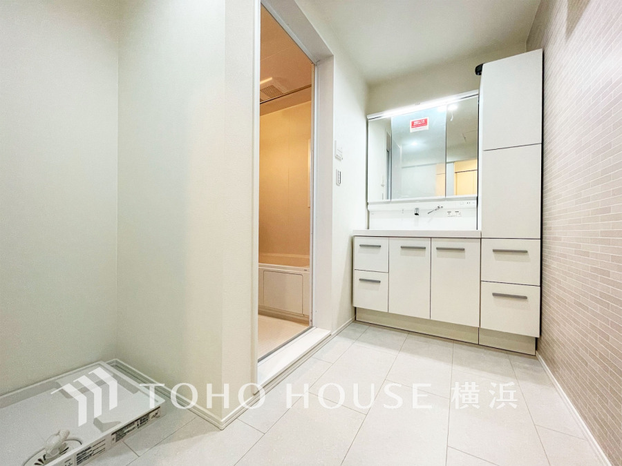 一日の始まりと終わりを心地よく演出してくれる、多彩な機能が備えられたパウダールーム。心地よいリフレッシュ空間です。