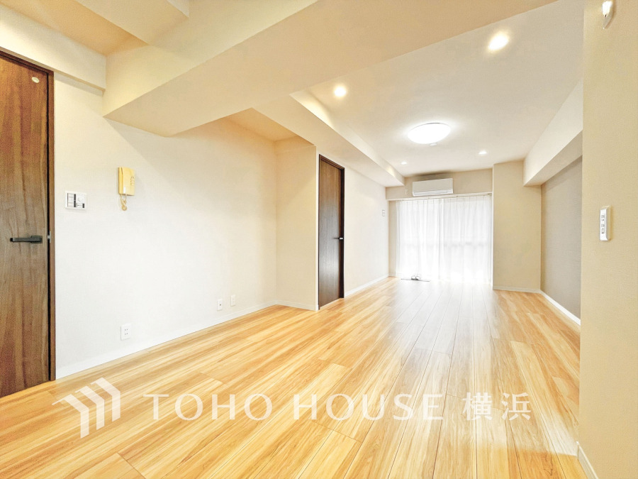 快適に過ごす条件は、一人ひとり違います。飾リ過ぎないシンプルな内装と偏り過ぎないデザインで統一しております。居住していく中でオーナー様だけの【マイホーム】に創り上げて下さい。