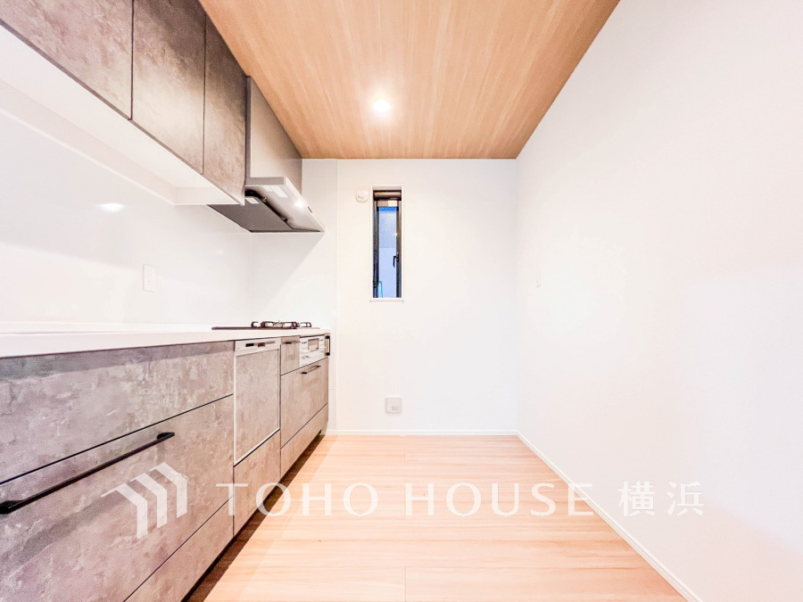 長い時間滞在するキッチンだからこそ、食事の準備を楽しい時間に、忙しい時でもスムーズに無駄なく作業できる、お手入れも簡単にできるなど、毎日を楽しくするキッチンスペースに仕上げました。