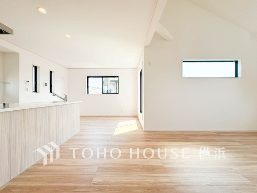 一日の中で多くの時間を過ごすことになる住まいだからこそ、いつも穏やかな空間であるように心掛けています。構成する建材などへの配慮が、住まう方の健康を守ります。